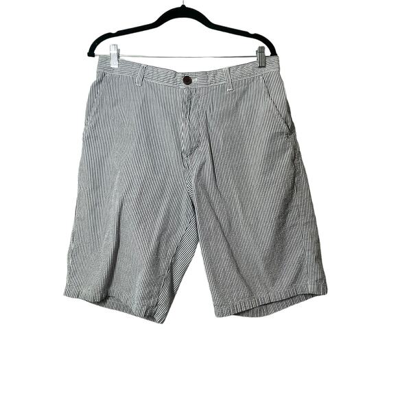 Eddie Bauer Mens Shorts Railroad Stripe Seersucker Texture 33 Cotton - Picture 1 of 5